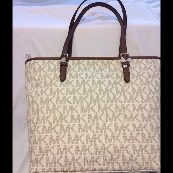 MICHAEL Michael Kors Large Jet Set. - Picture 4 of 8